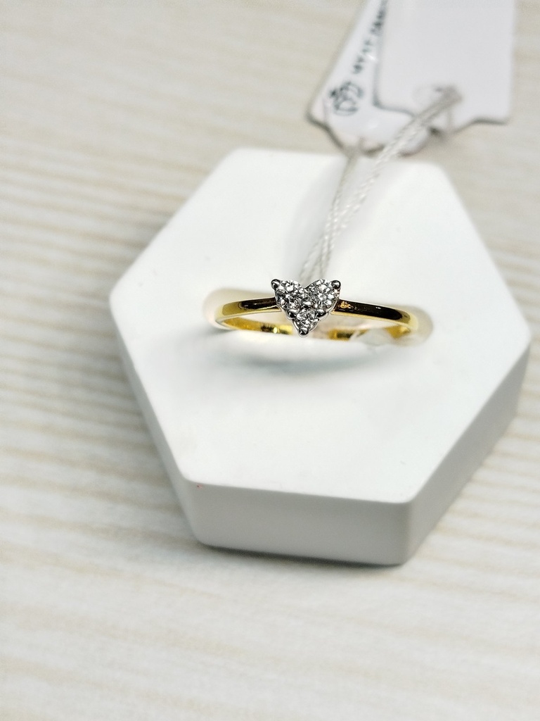 စိန်သုံးပွင့်ဆက်အသဲဒီဇိုင်းလက်စွပ်