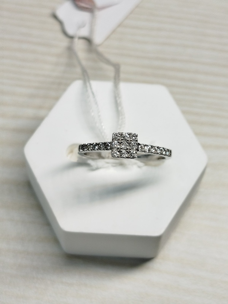 ၉ပွင့်လေးထောင့်ကွင်းရိုးစိန်တစ်တန်းပါလက်စွပ်