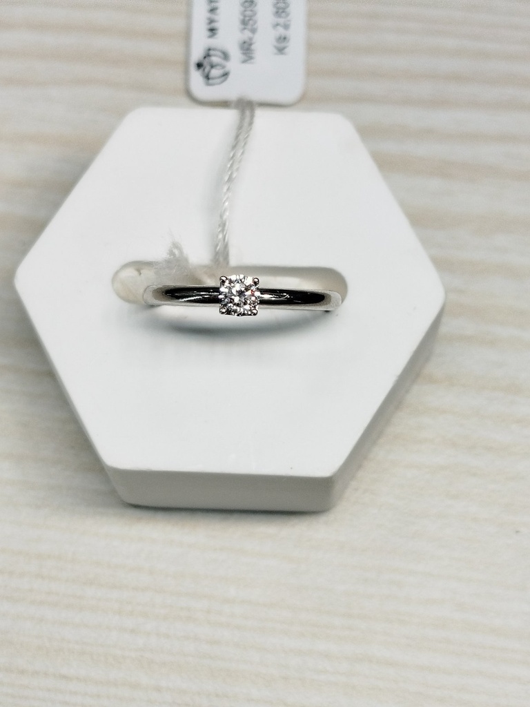 စိန်တစ်ပွင့် စွန် လေးချက် လက်စွပ်