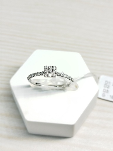 [LOCAL-RNG-2302-00422] အလယ်စိန် ၉ပွင့် ဘေးစိန်တစ်တန်းပါလက်စွပ်